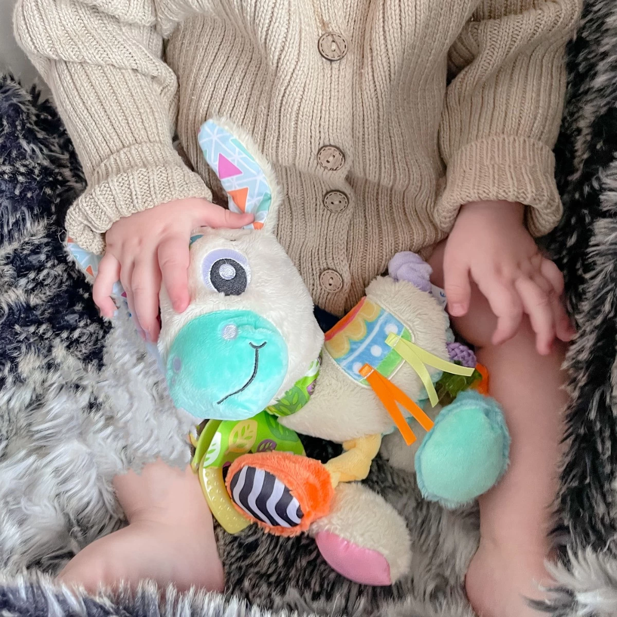 Playgro Sensory Friends Lupe Llama Buggyspeeltje P0188470 - Afbeelding 4